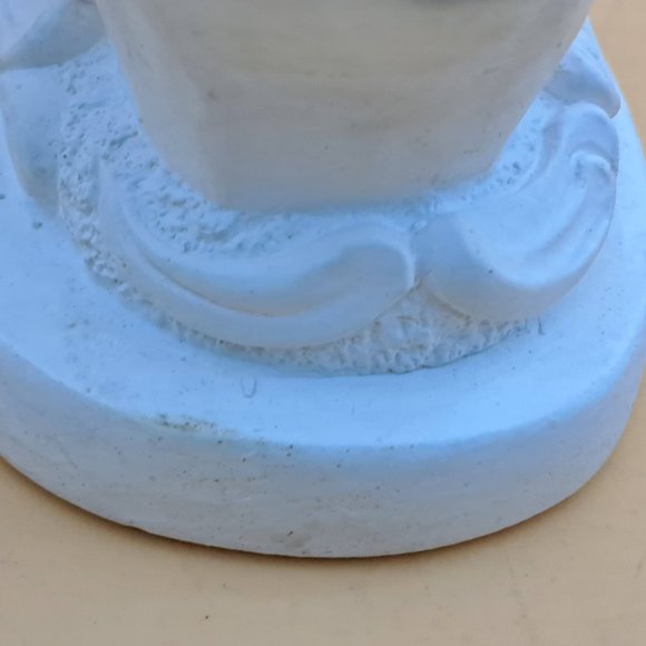 Vintage Plaster Statue of The PIeta In Hand - Picture 10 of 10